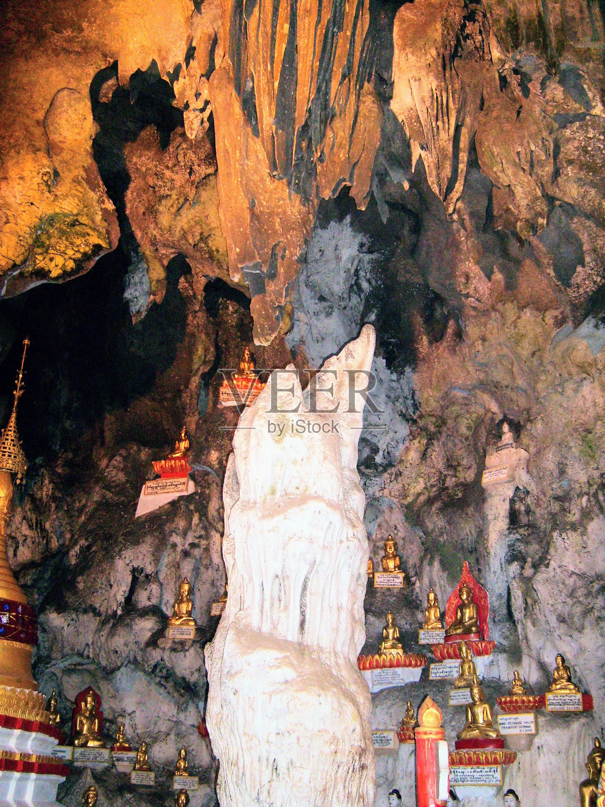 看一看平达亚洞穴照片摄影图片