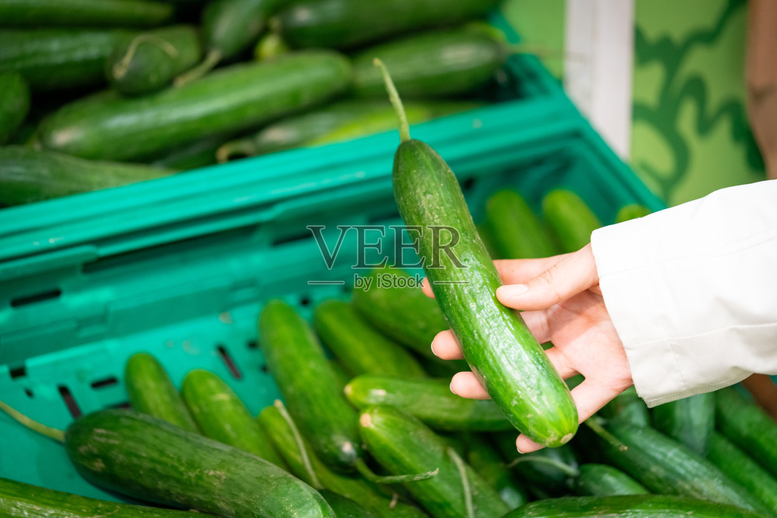 买黄瓜照片摄影图片