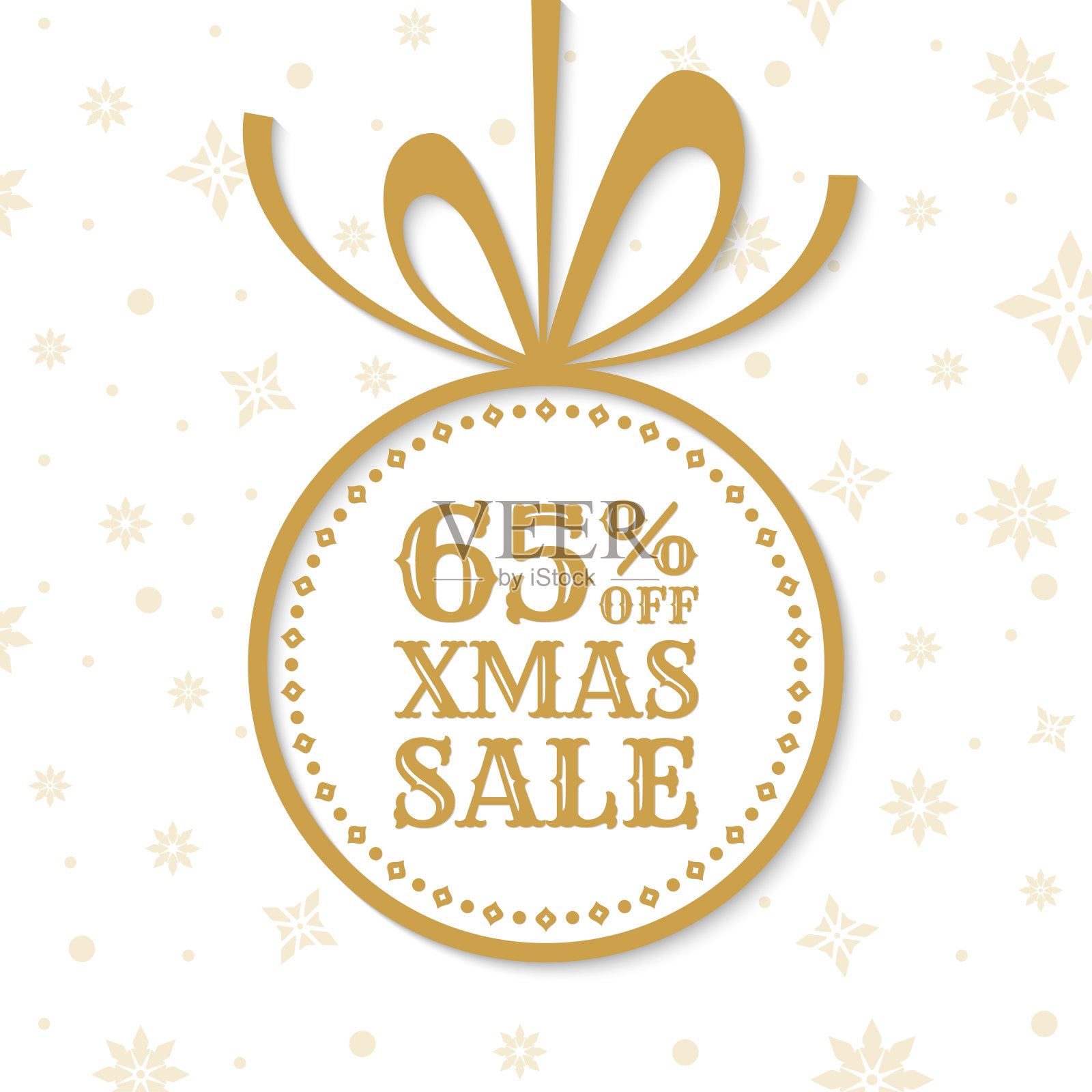 打65%。圣诞节销售标签，标签或图标。有蝴蝶结和缎带的圣诞舞会。节日折扣横幅。65%的价格优惠标志或标志设计与雪花背景。矢量插图。插画图片素材