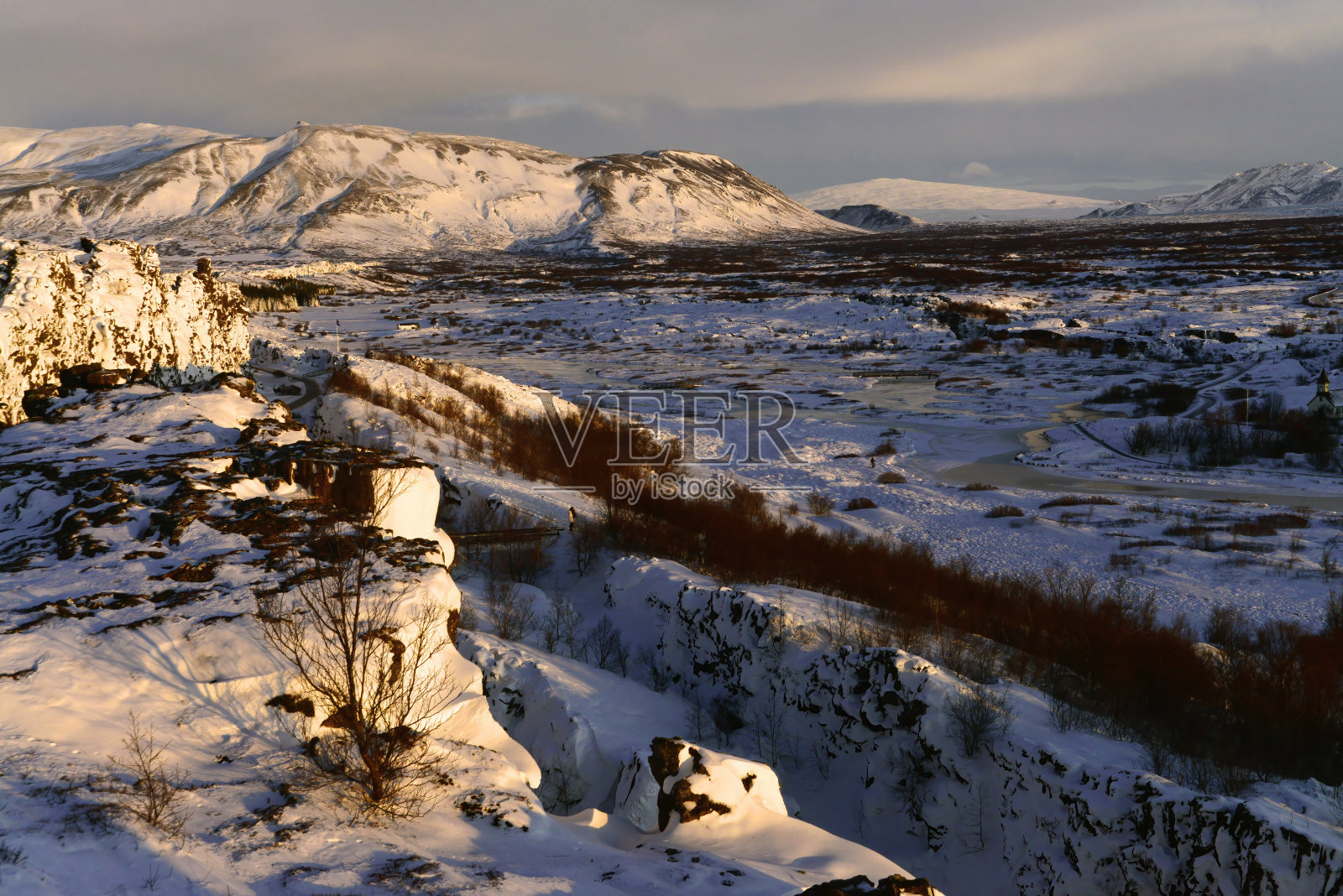 冬天的冰岛雪地高地照片摄影图片