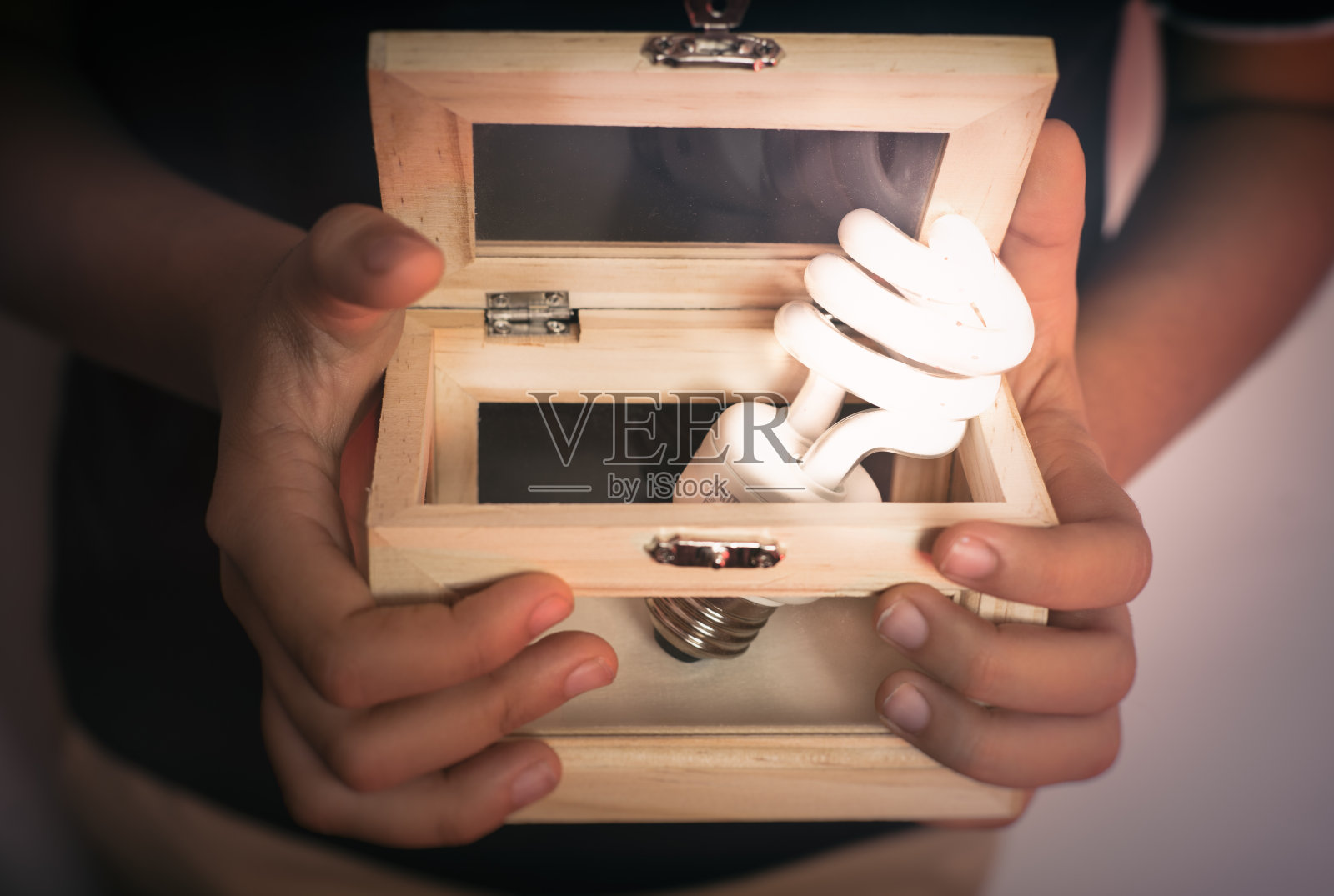 无线能量，进化光照片摄影图片