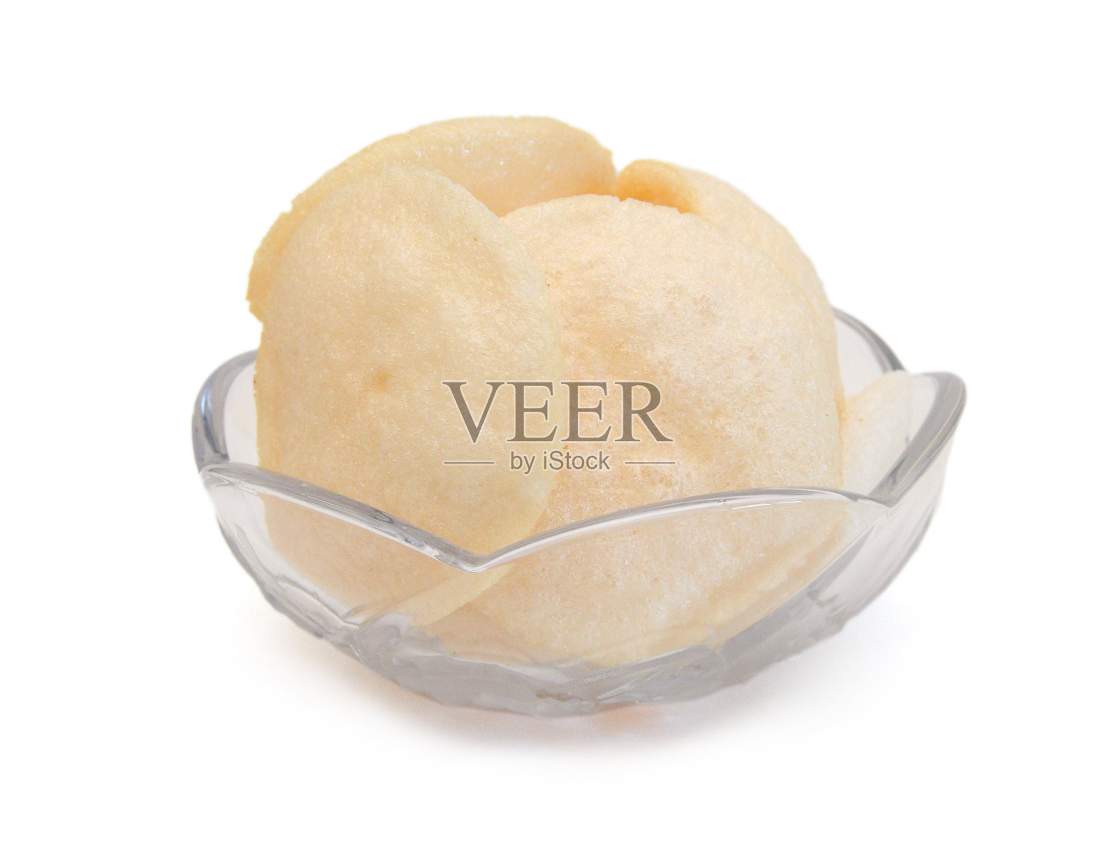 白色背景的新鲜脆虾脆饼照片摄影图片