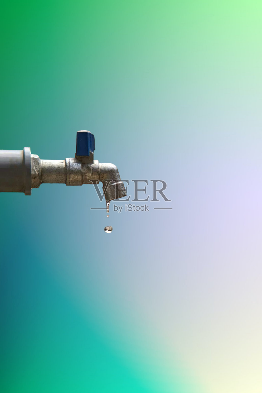 水从水龙头里滴下来照片摄影图片