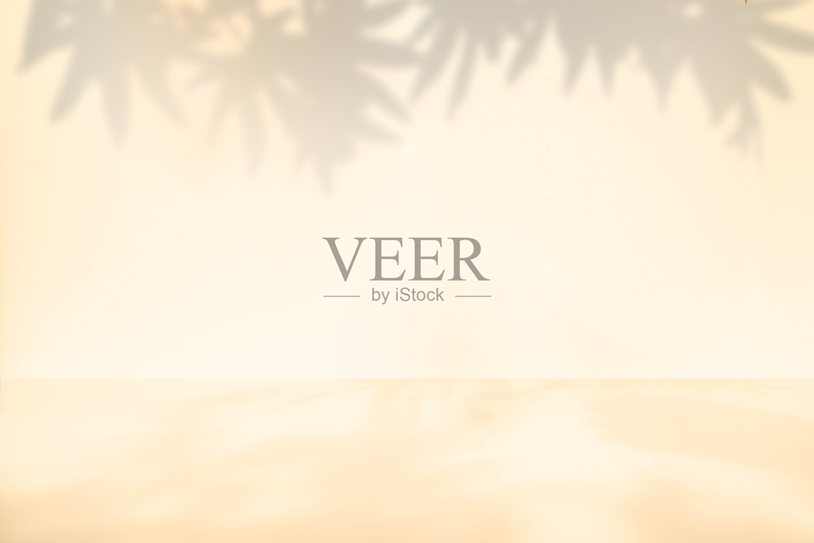 墙壁内部背景，工作室和背景显示产品。带阴影的窗户颜色为白色和米色。背景文字插入和演示产品照片摄影图片