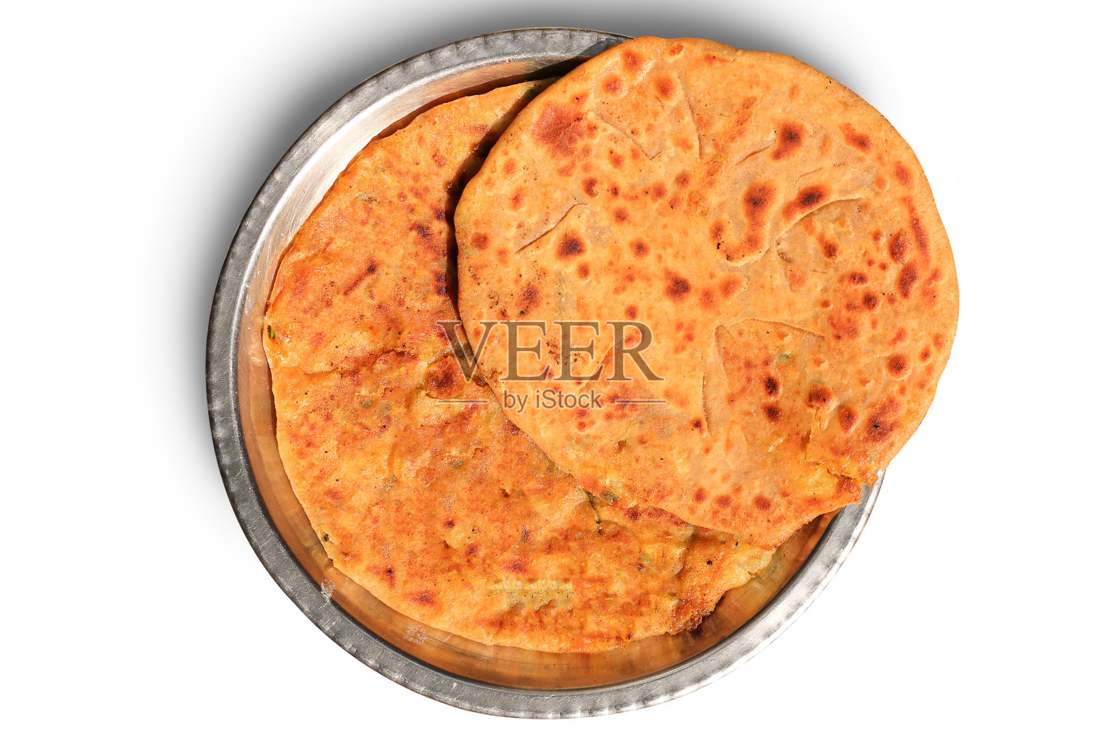 阿罗帕拉塔或戈壁帕拉塔也被称为土豆或花椰菜馅面饼。土豆饼。北印度著名的食物Aloo Paratha在孤立的白色背景。照片摄影图片