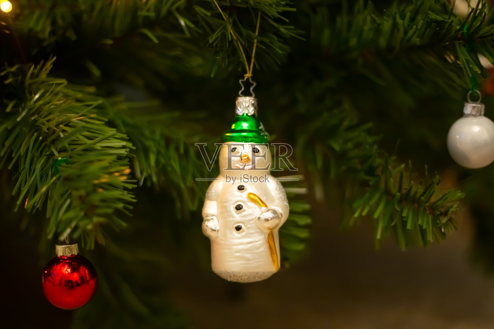 圣诞树和圣诞装饰新年的概念照片摄影图片