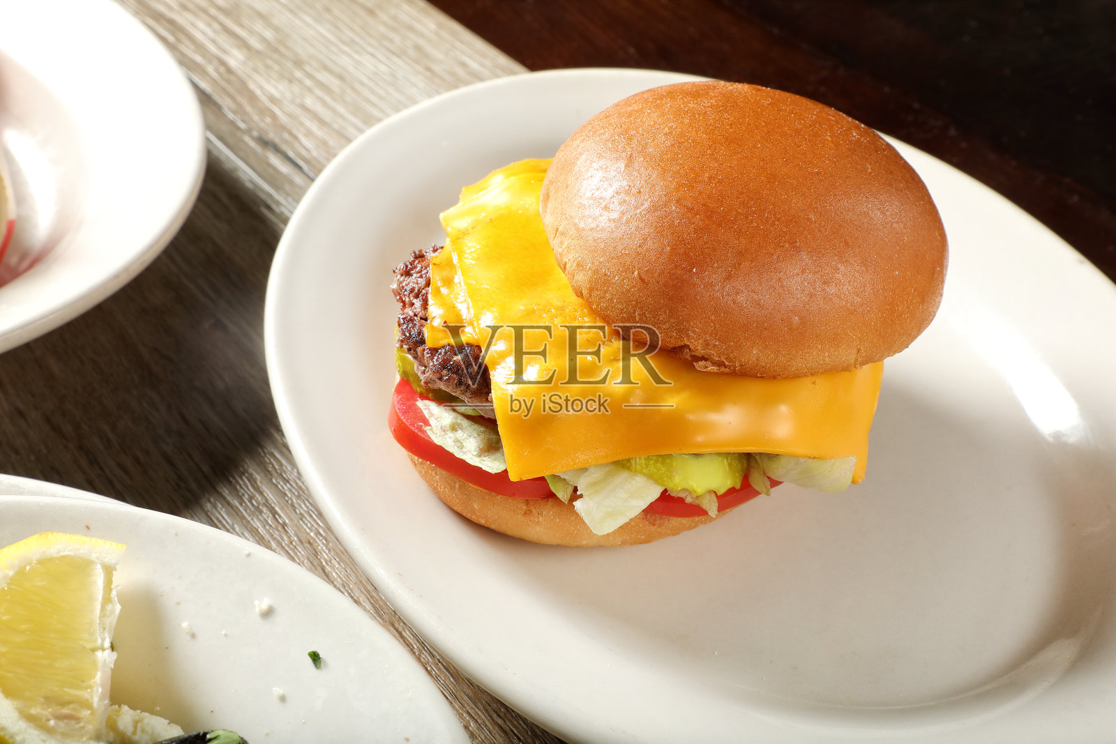 近景芝士汉堡照片摄影图片