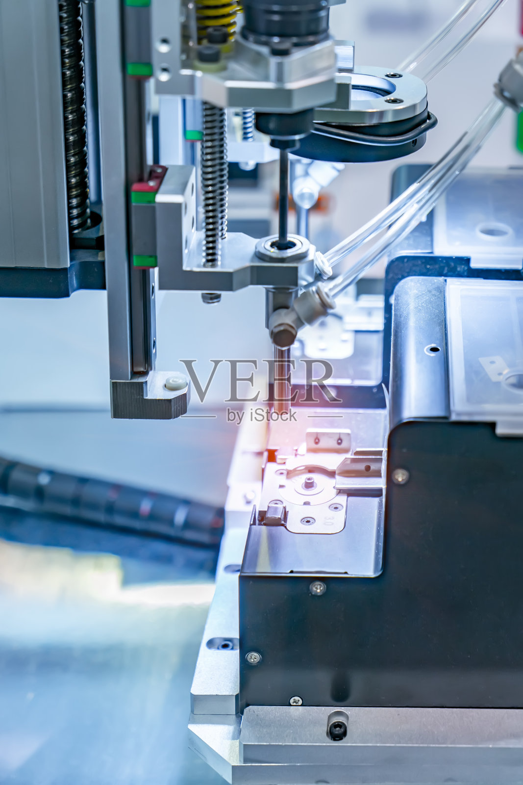 面向工业4.0的制造业智能机器人及技术概念。机器人视觉传感器摄像系统。照片摄影图片