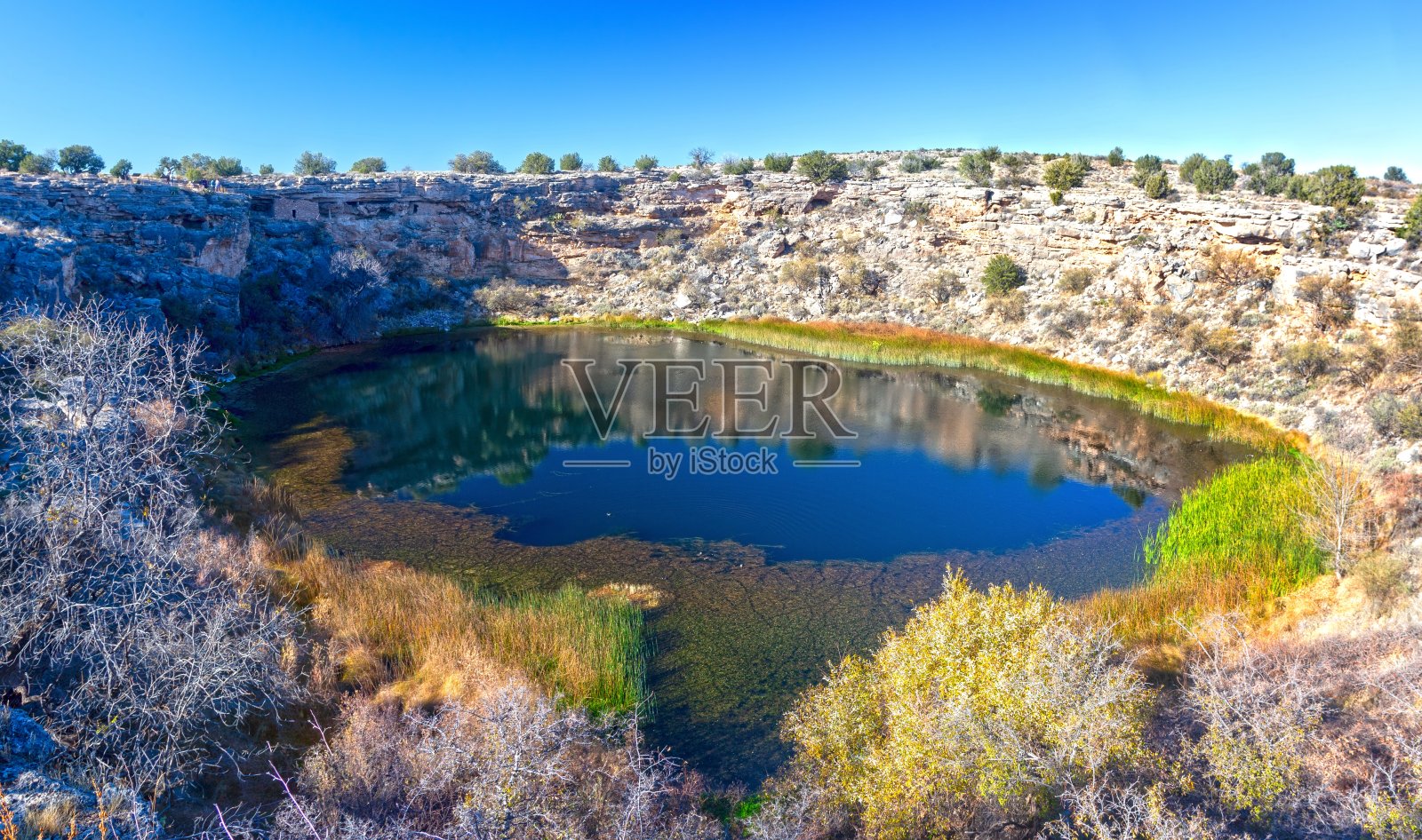 蒙特祖玛井宽全景景观，天然石灰石天坑照片摄影图片
