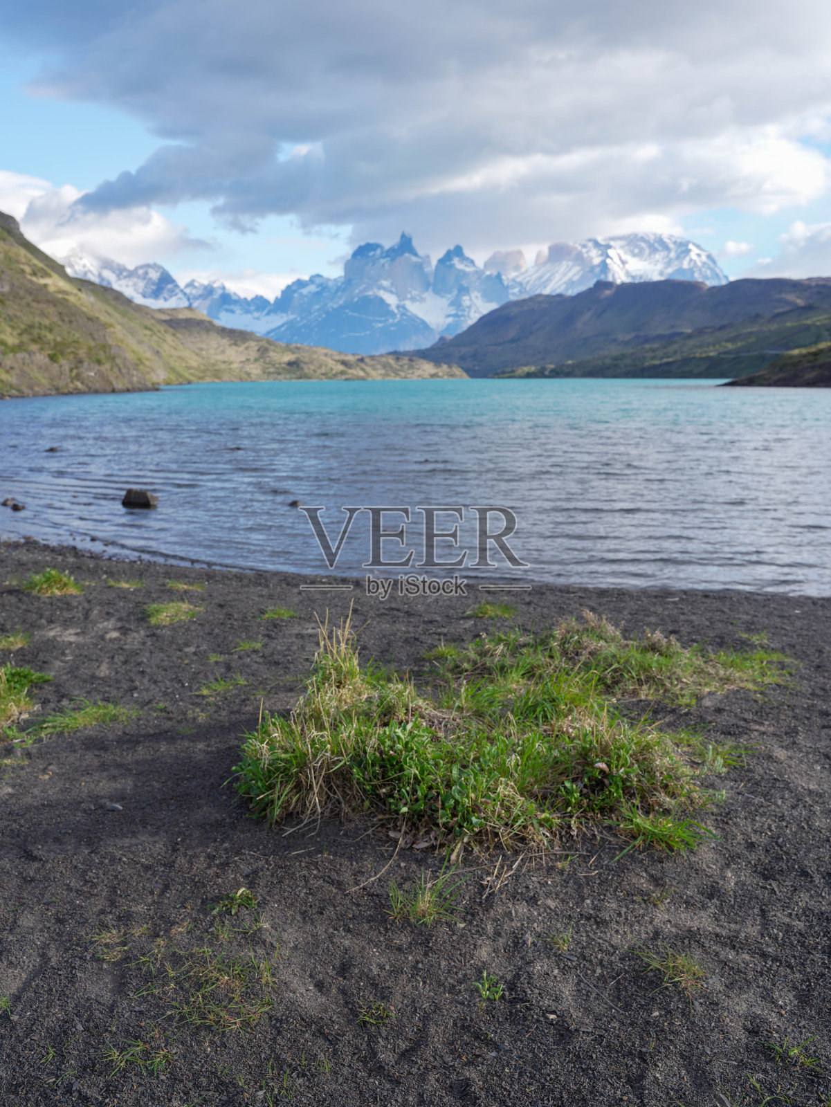 智利纳塔莱斯港的托雷斯德尔潘恩国家公园。照片摄影图片