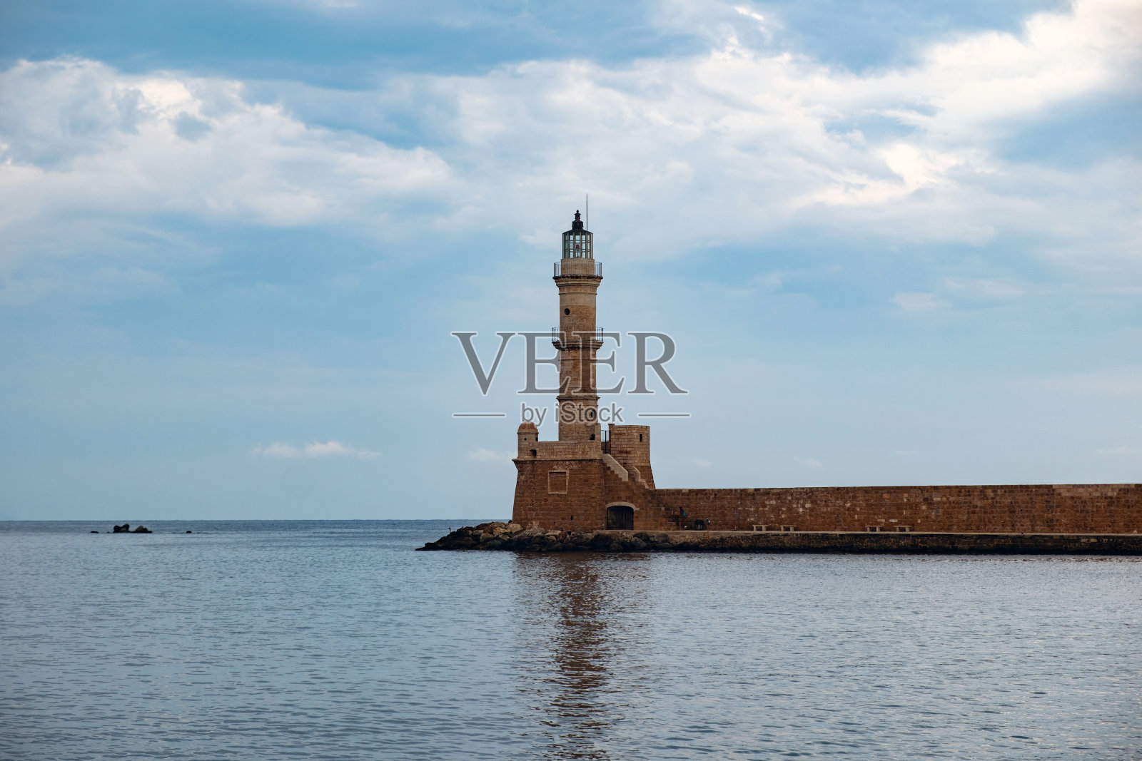 希腊克里特岛。灯塔，位于威尼斯港口的灯塔照片摄影图片