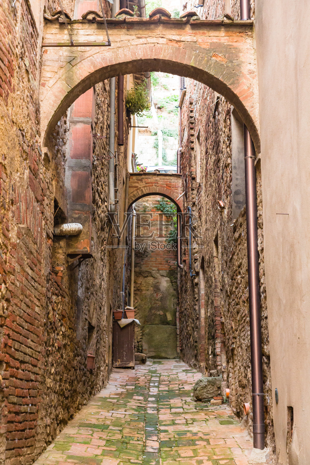 意大利蒙特普尔恰诺的后巷照片摄影图片