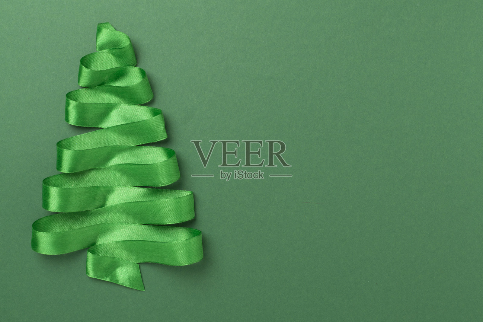 创意手工圣诞树彩色背景，顶部，视图照片摄影图片