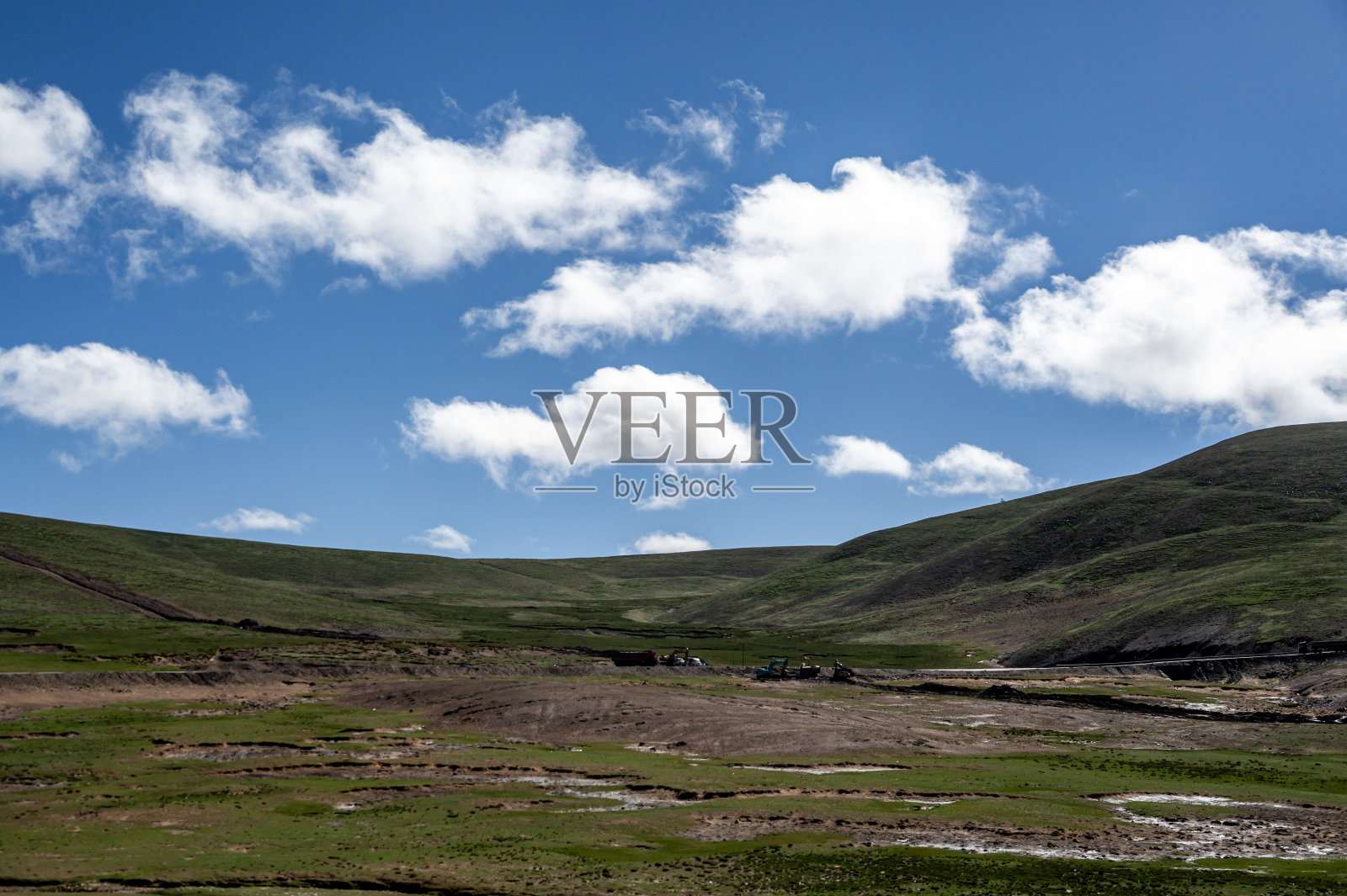 高原上贫瘠的草原照片摄影图片