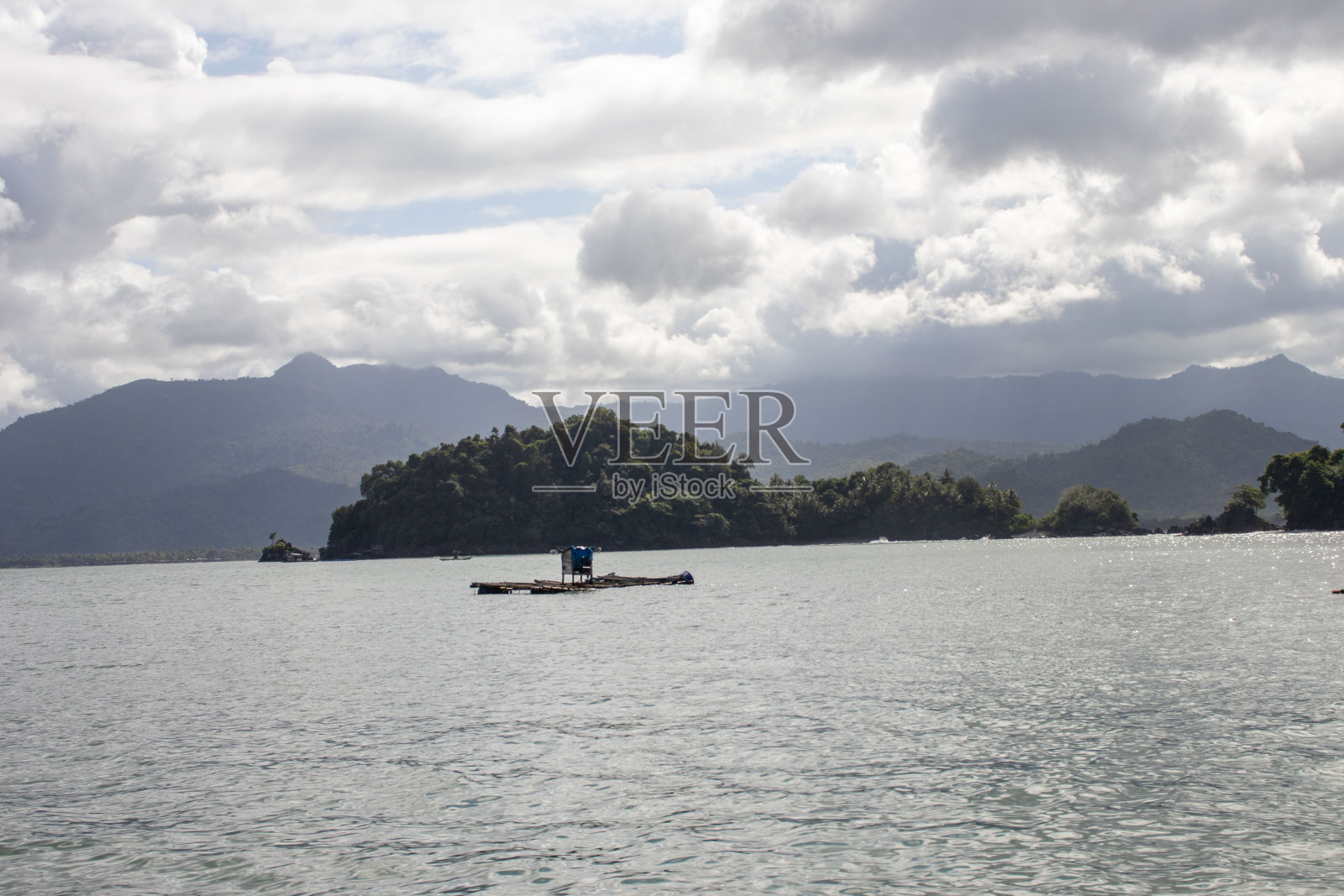 丁加勒克白色沙滩的美景。印尼照片摄影图片