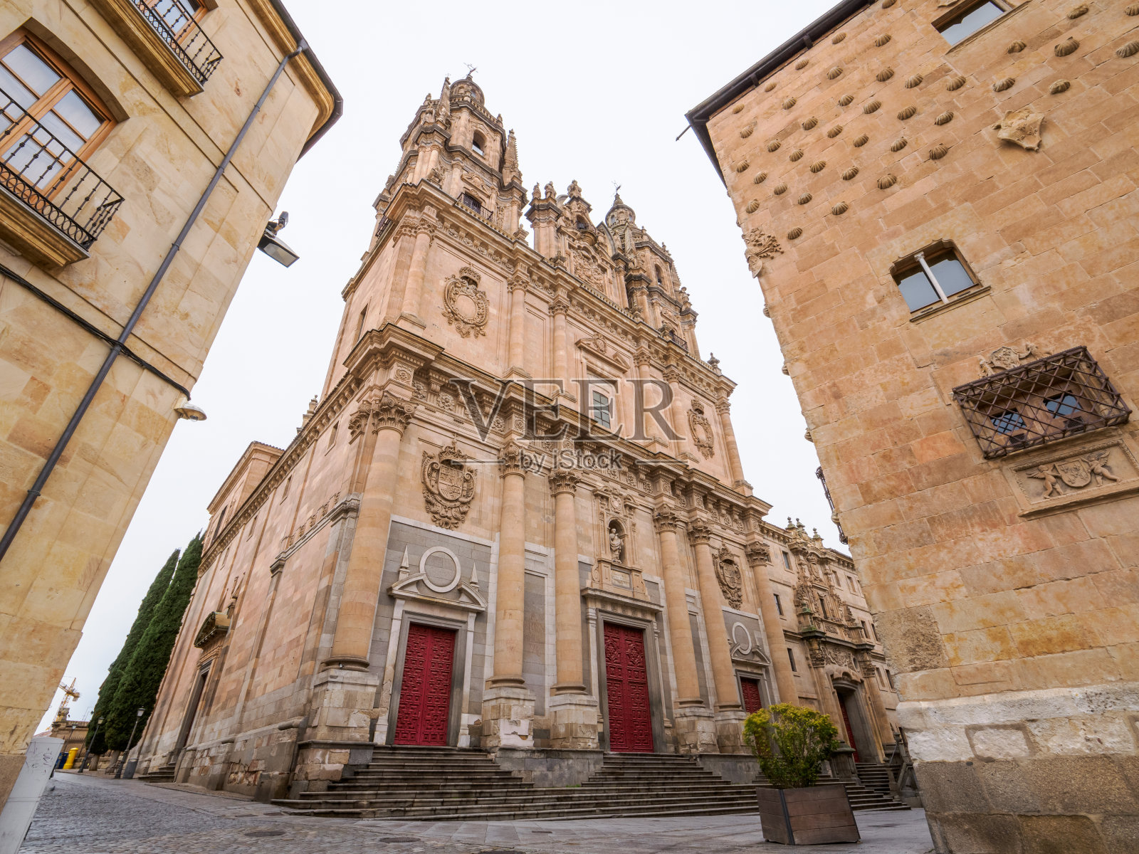 萨拉曼卡市的教堂Clerecía照片摄影图片