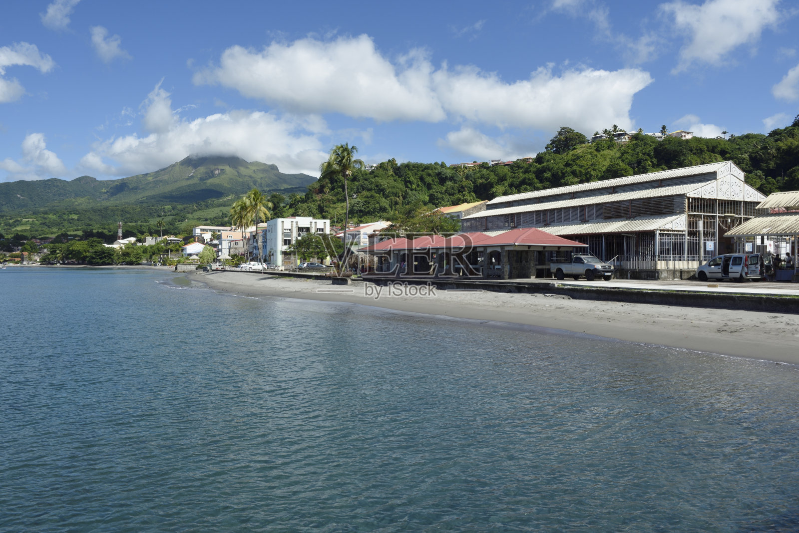 马提尼克岛的圣皮埃尔和佩尔萨伊山照片摄影图片