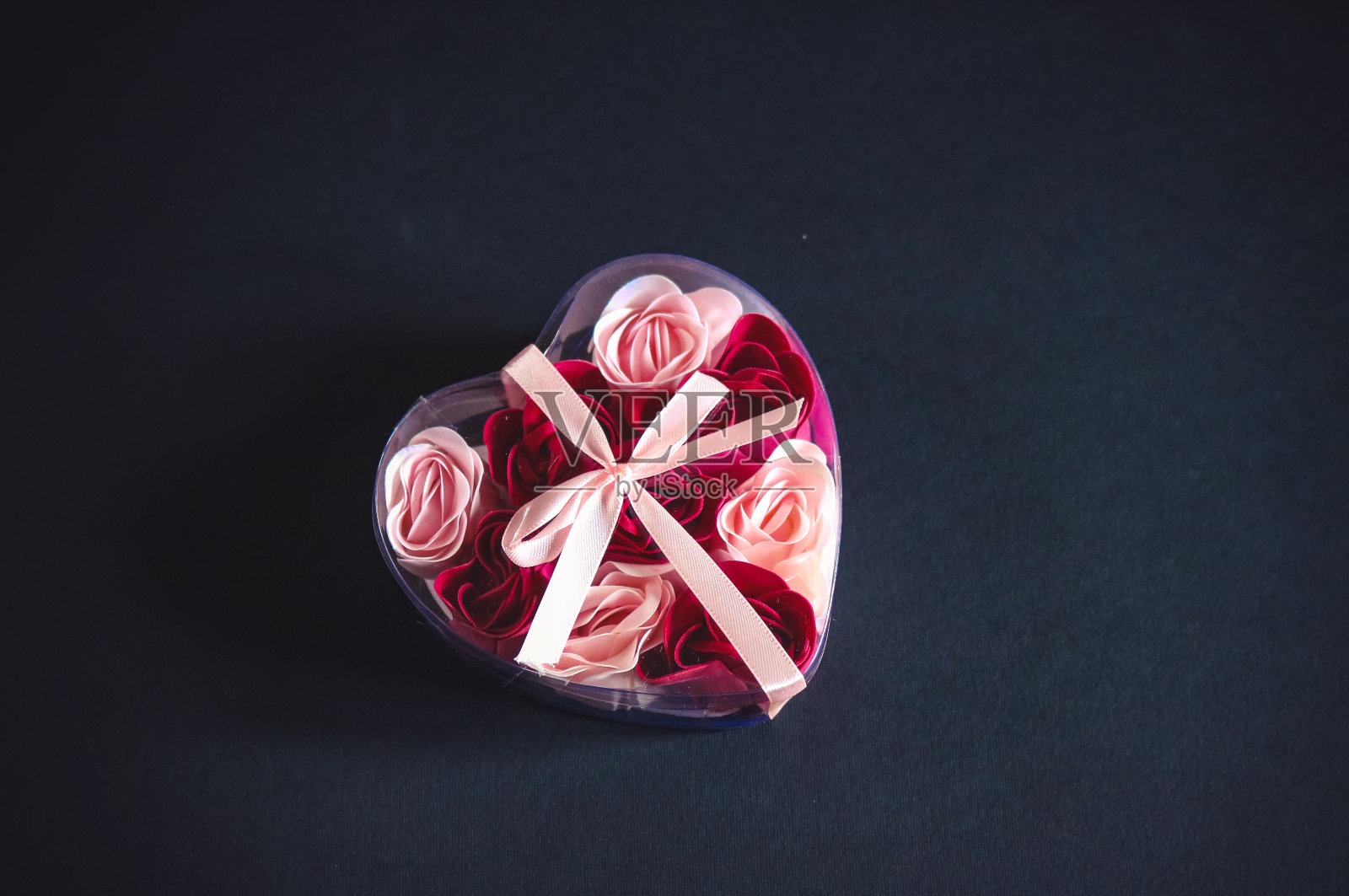 鲜艳的玫瑰照片摄影图片