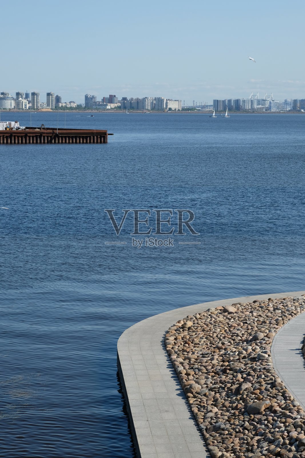 俯瞰圣彼得堡的石堤照片摄影图片