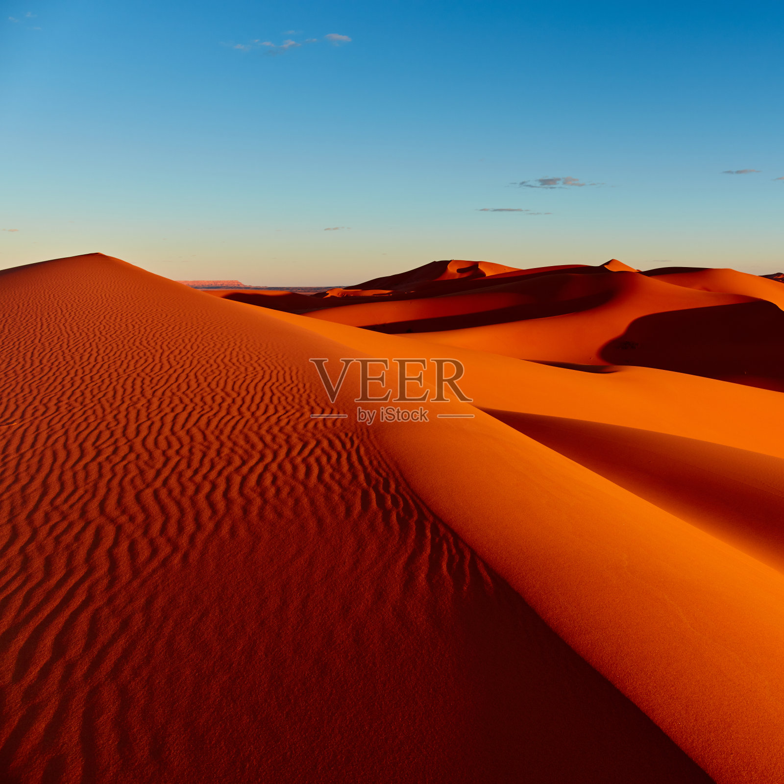 摩洛哥梅祖加撒哈拉沙漠中的沙丘照片摄影图片