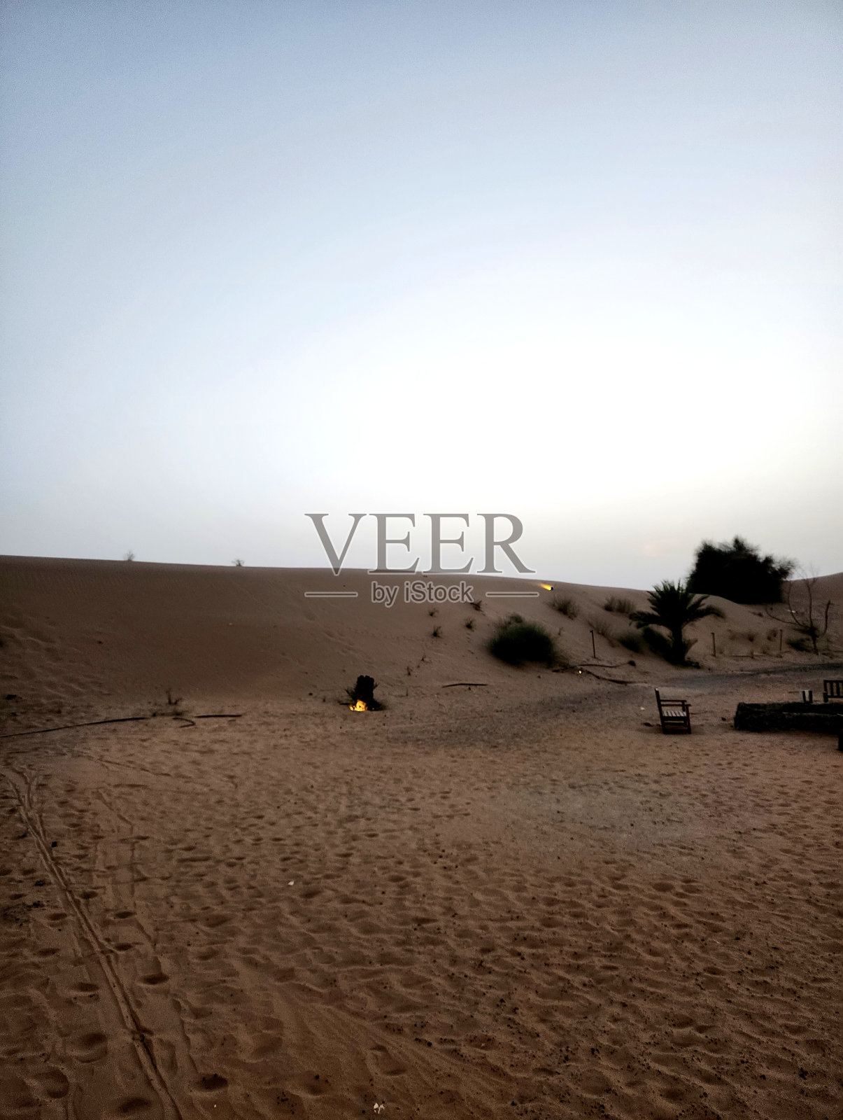 篝火和沙丘照片摄影图片