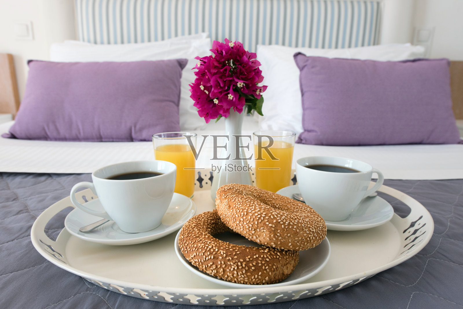 床上早餐照片摄影图片
