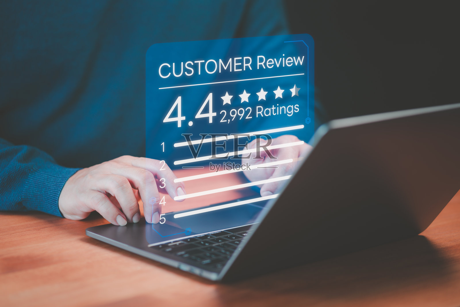 客户服务和满意的理念。客户点评评分4.4星，服务体验，在线申请评分。推荐、满意评审、反馈、服务一流。照片摄影图片