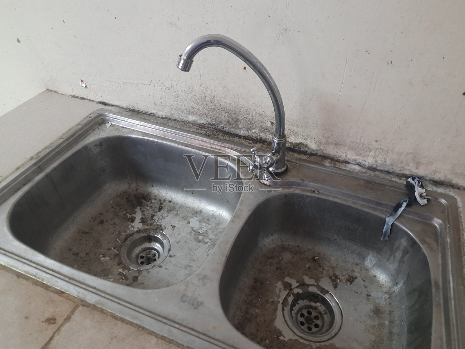 非常脏的洗碗机照片摄影图片