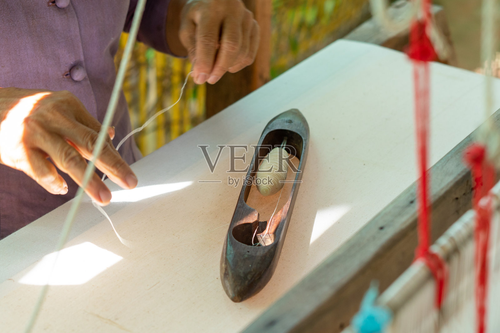 部分织布机用于自制丝绸生产泰国照片摄影图片