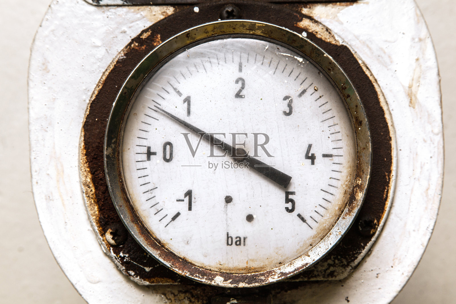 工业压力表在生产中的特写镜头。照片摄影图片