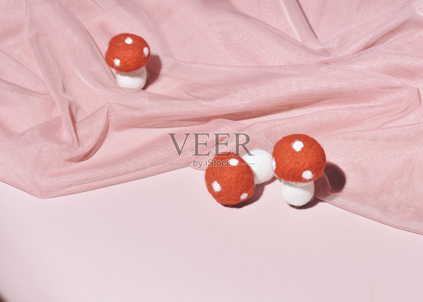 蘑菇可爱装饰照片摄影图片