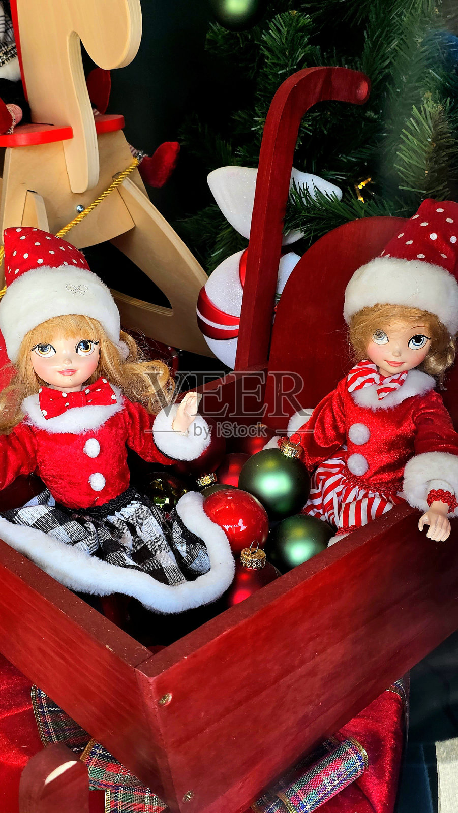 圣诞装饰精灵圣诞娃娃照片摄影图片
