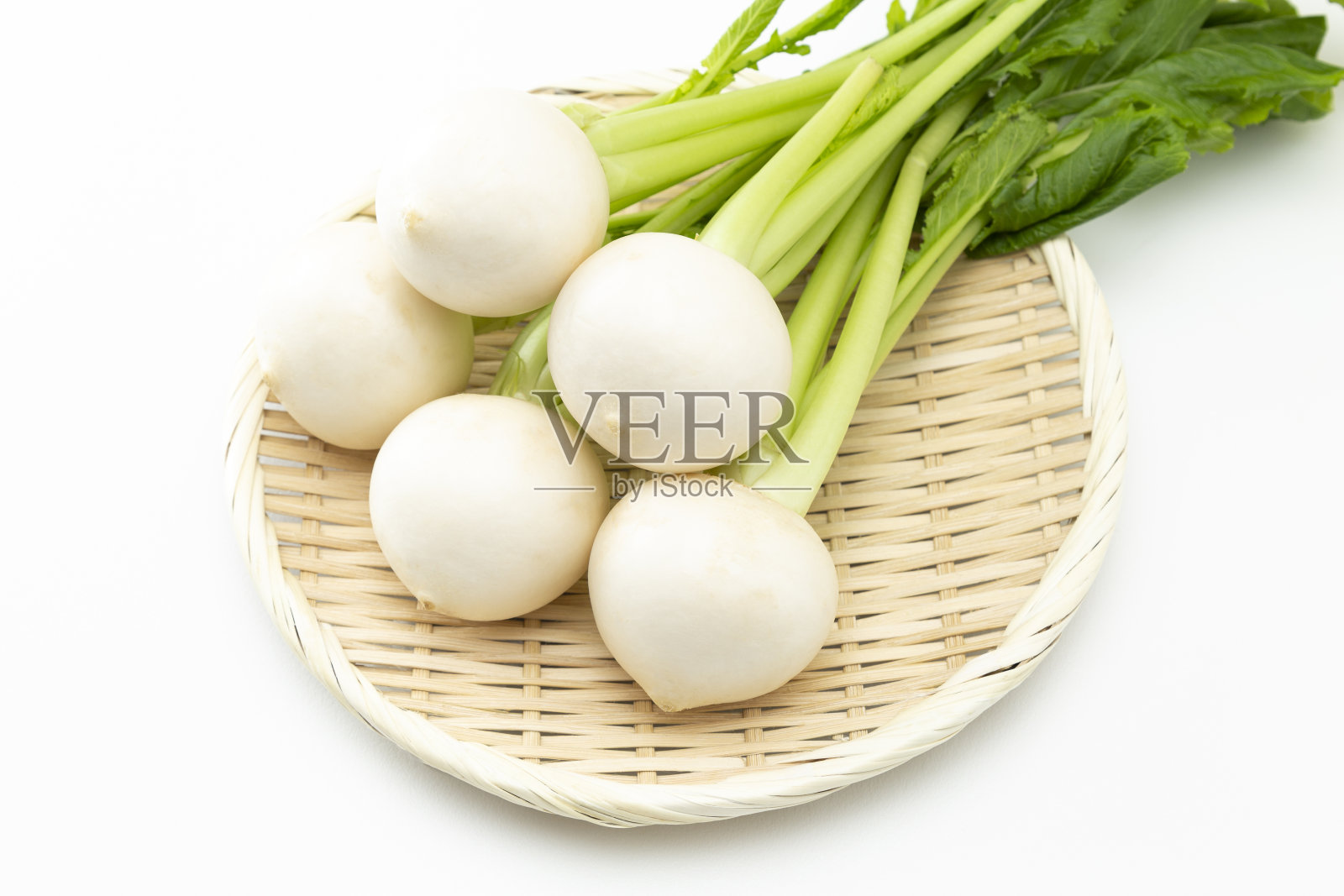 白底萝卜。照片摄影图片