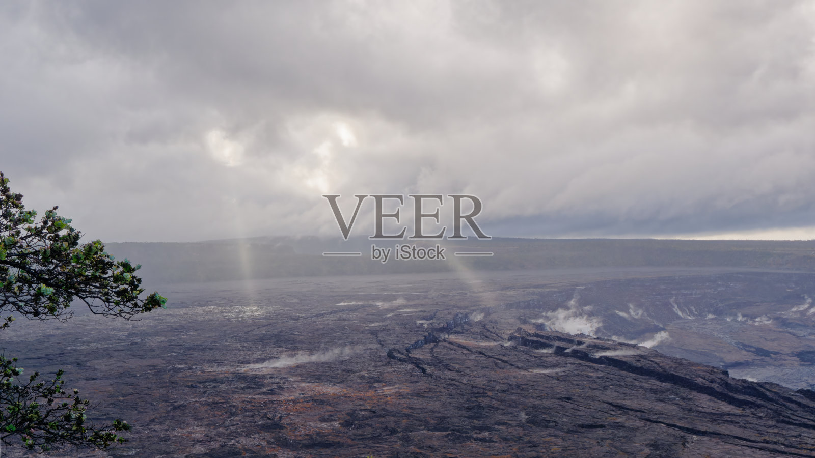 夏威夷火山国家公园的基拉韦厄火山山顶鸟瞰图照片摄影图片