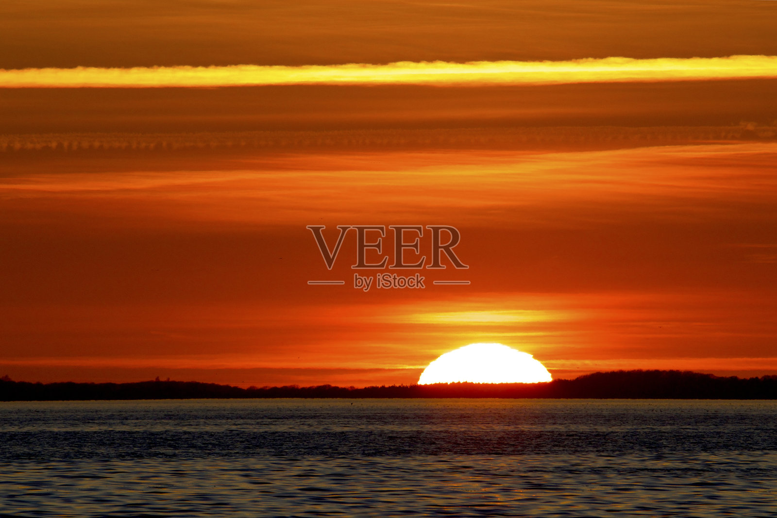 太阳很快就要下山了照片摄影图片