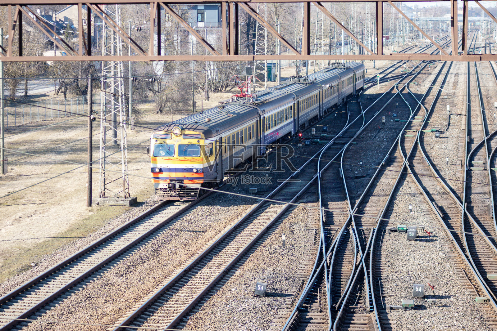 有火车车厢的运输铁路轨道照片摄影图片