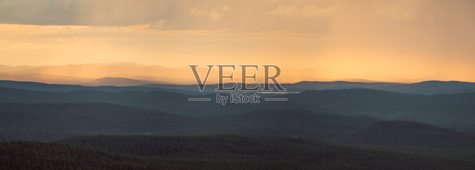 雨淋浴照片摄影图片