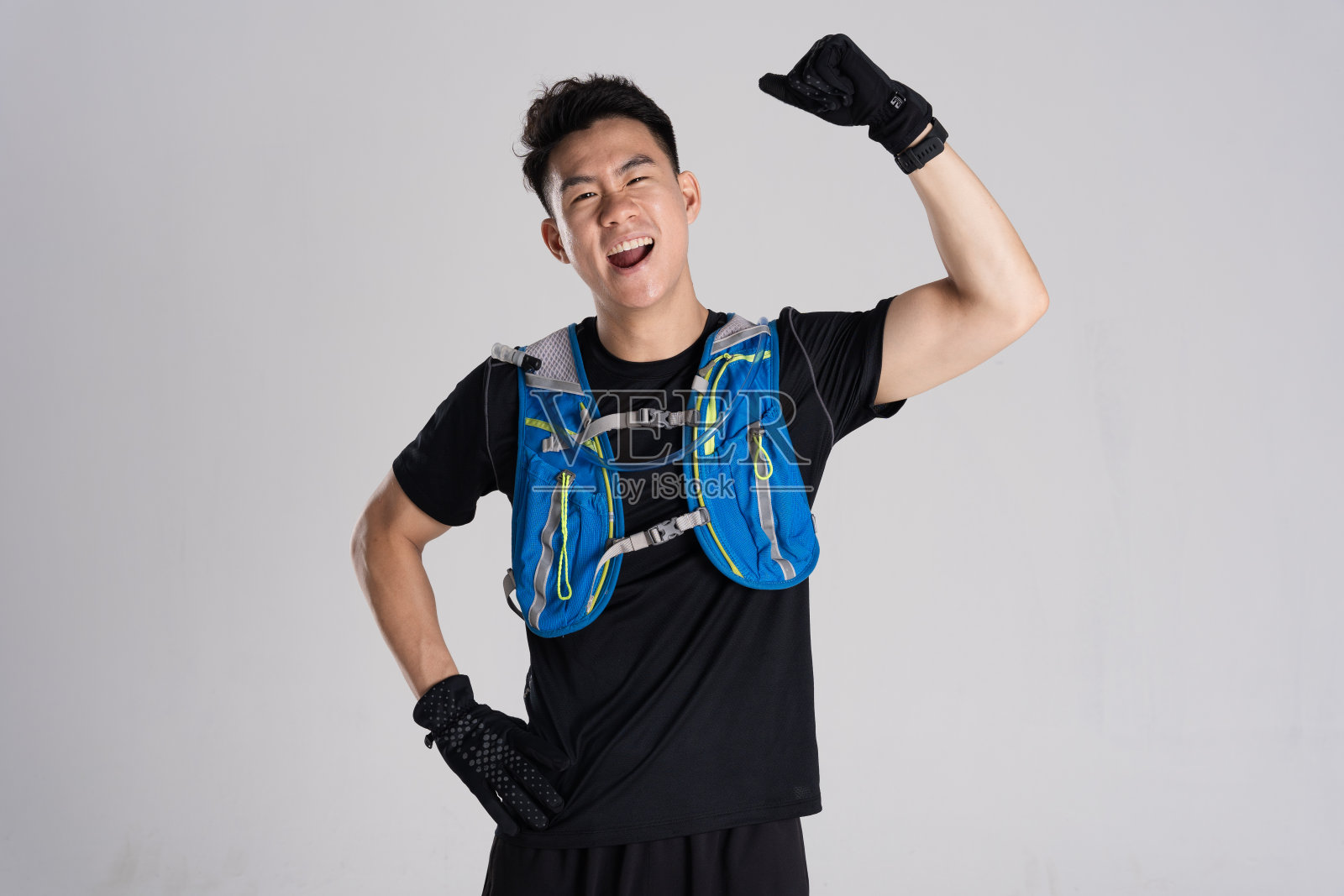 一个亚洲跑步者的形象，孤立在白色的背景上照片摄影图片