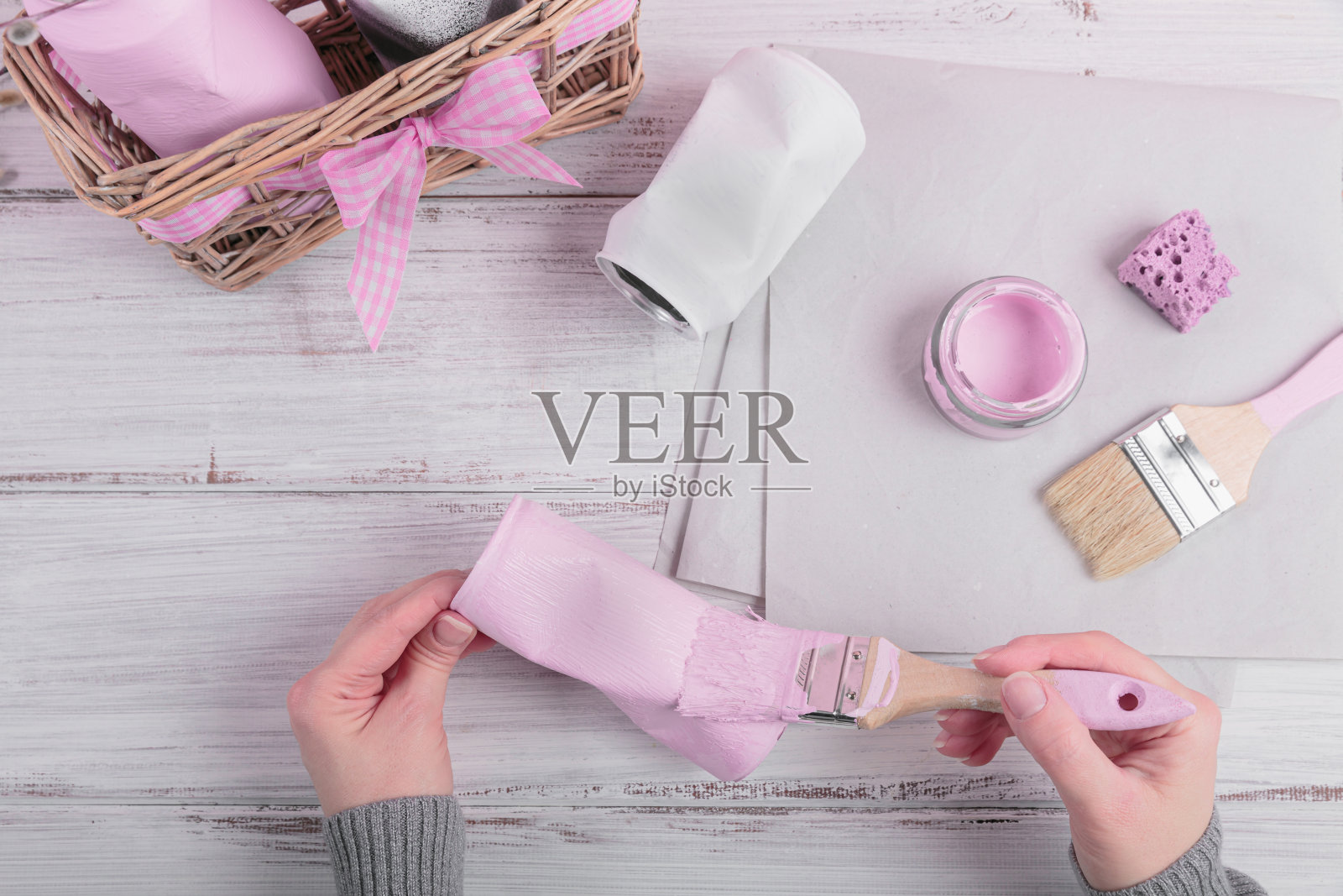 Ð `居家装饰用的再生锡罐照片摄影图片