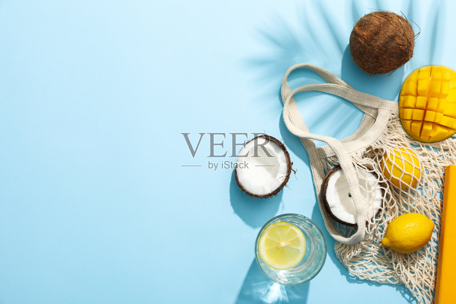 夏天的时光让人联想到夏天的假期和休息照片摄影图片