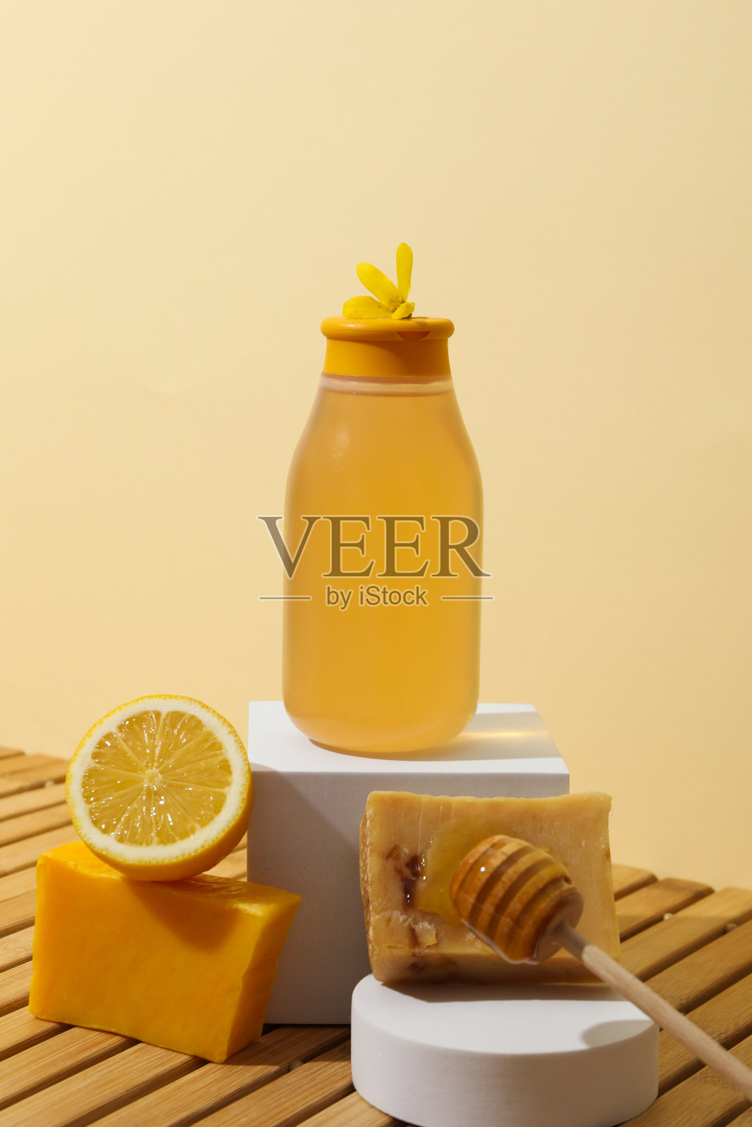 概念面部和皮肤护理用品-蜂蜜化妆品照片摄影图片