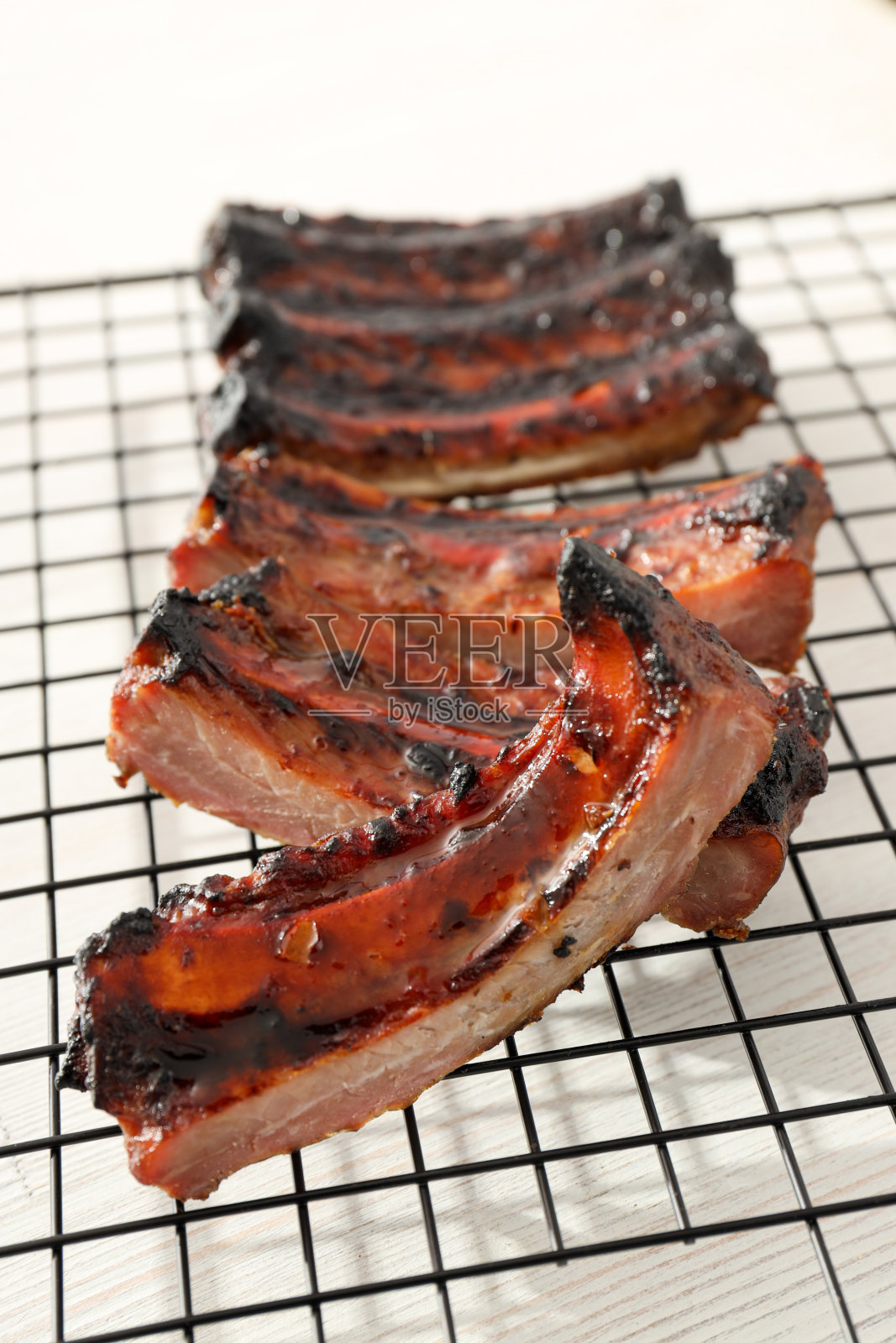 美味的油炸食品-烧烤排骨，美味的油炸肉照片摄影图片