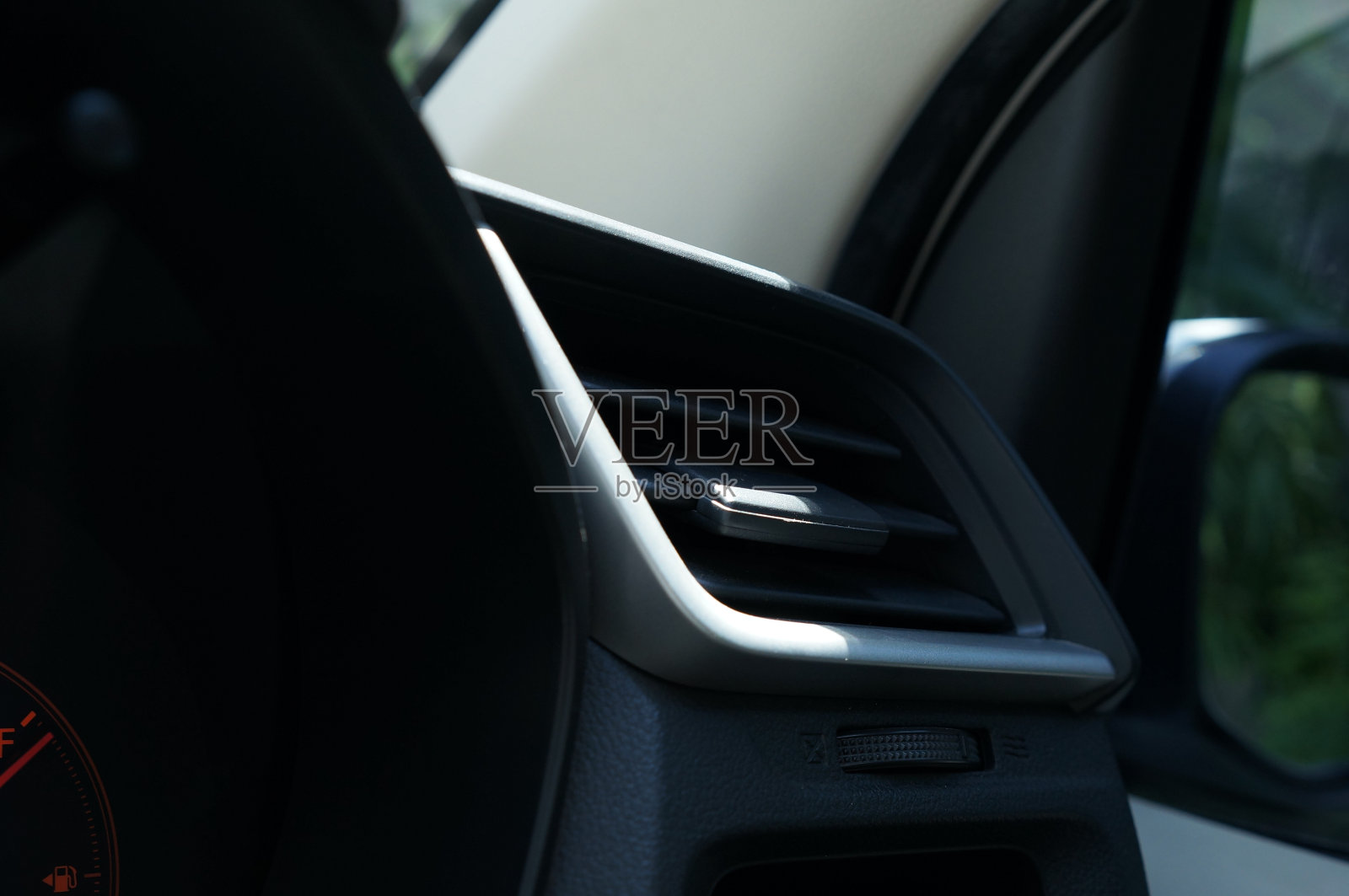 汽车空调或空调内部仪表板。有选择性的重点照片摄影图片