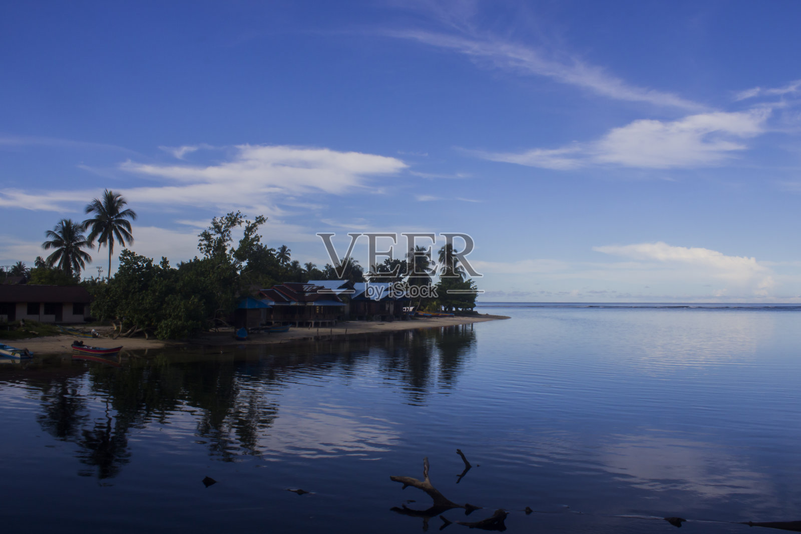 河口和蓝天照片摄影图片