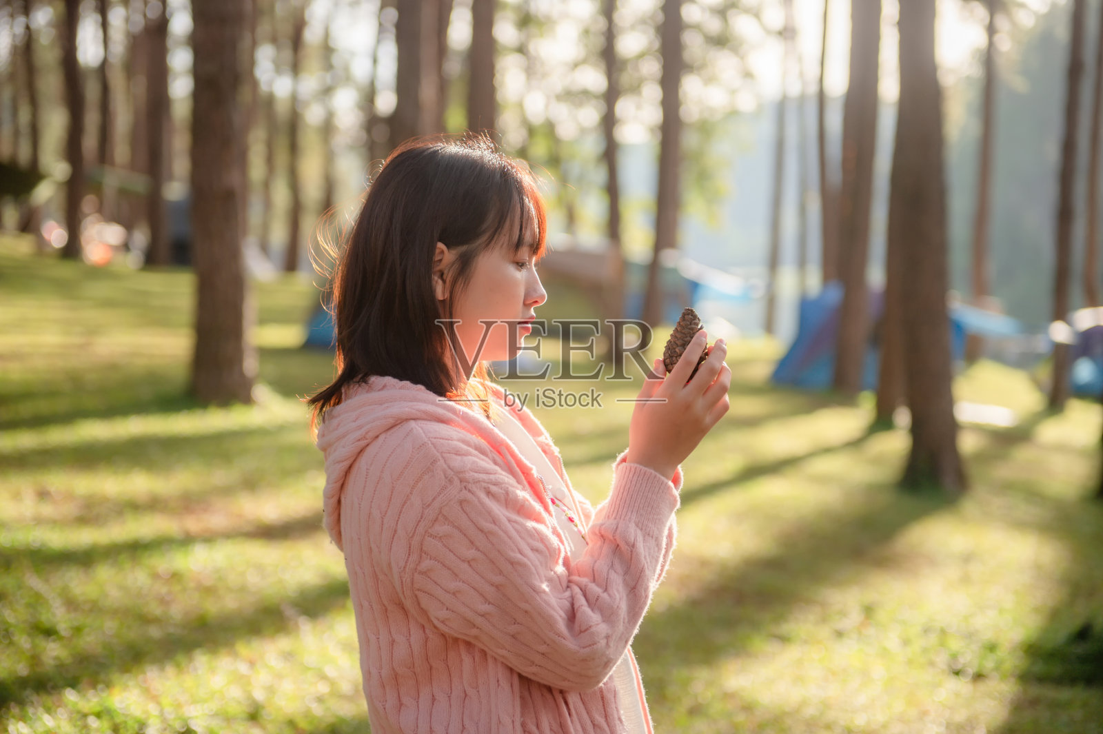 女人旅行照片摄影图片