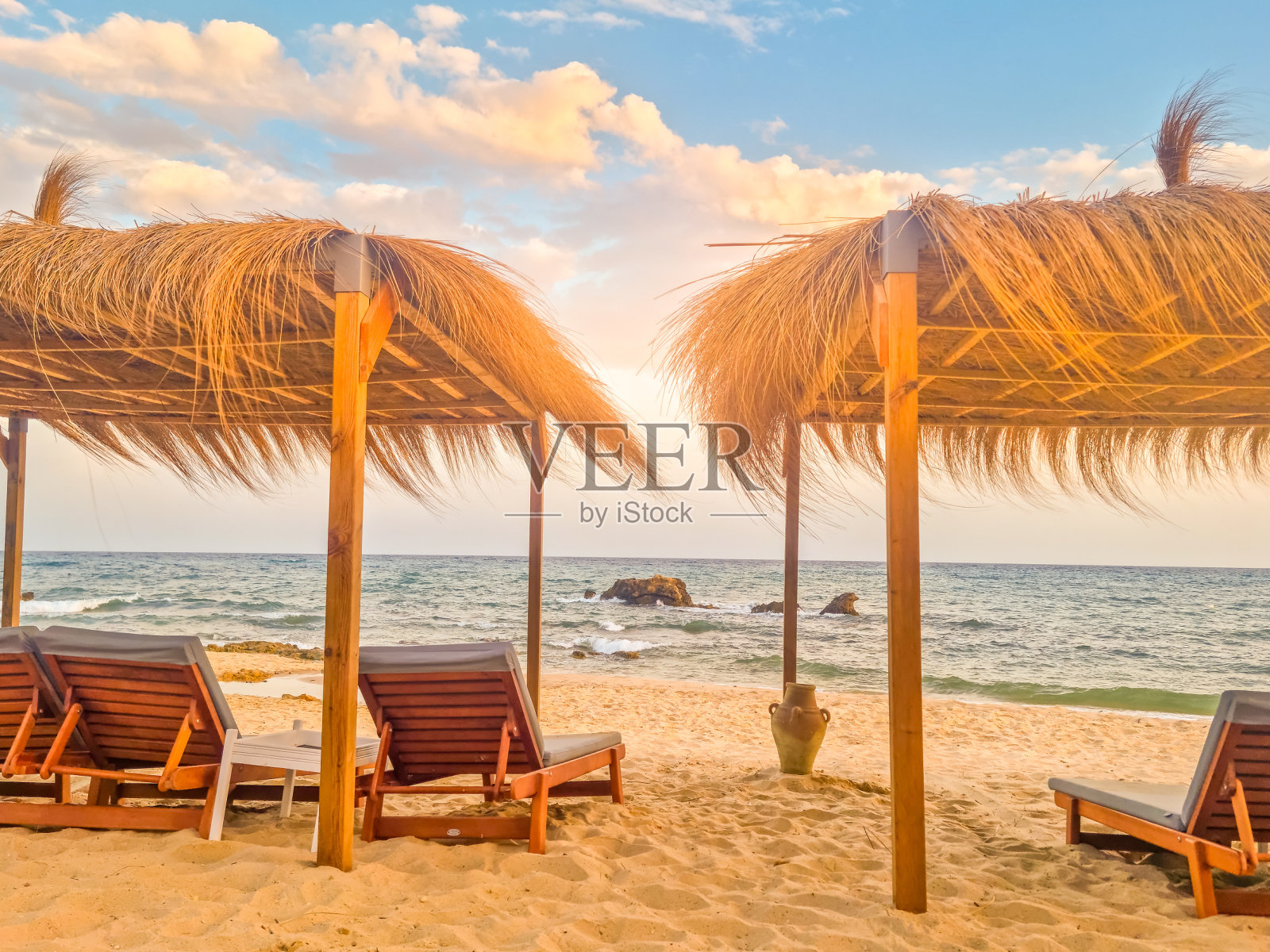 突尼斯哈马梅特海滩上的风景照片摄影图片