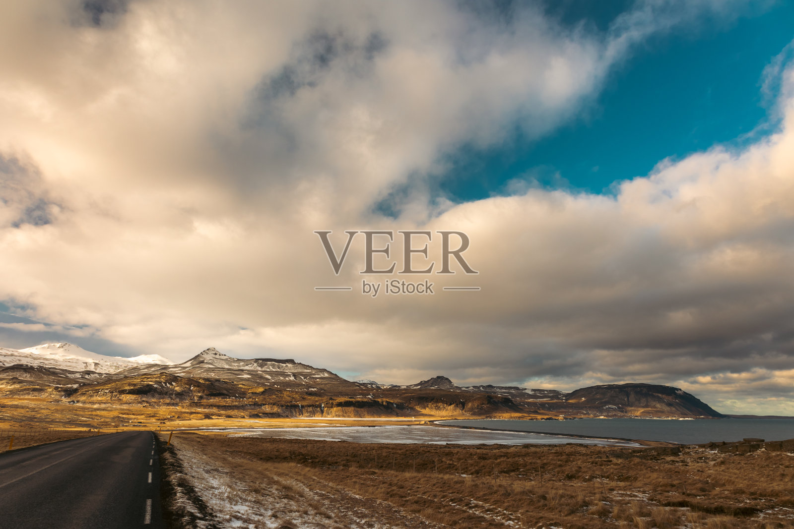 暴风雪在冰岛公路旅行照片摄影图片