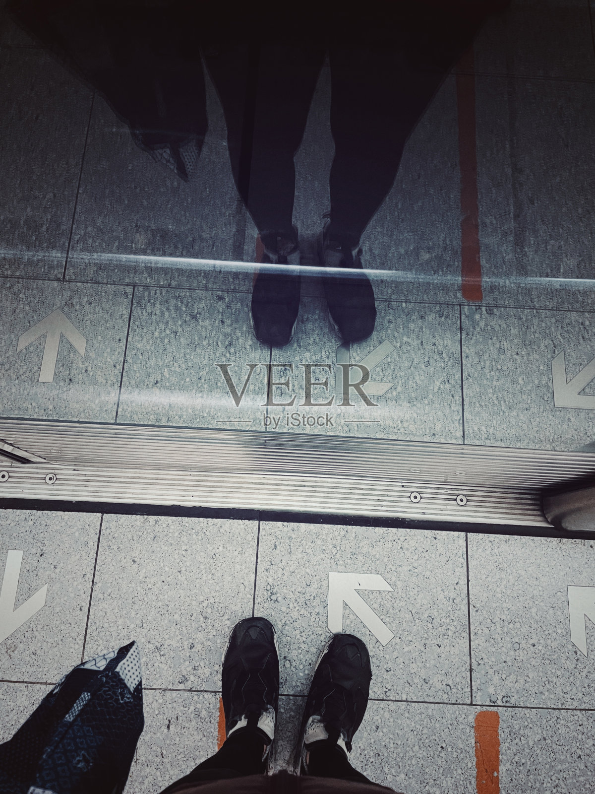 镜面反射像照片摄影图片