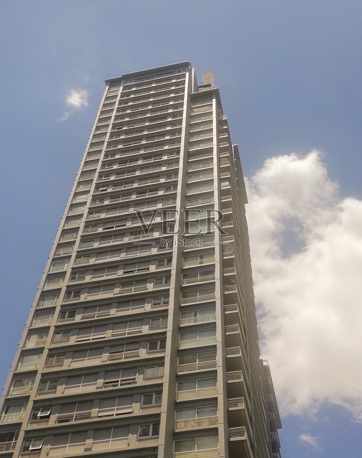 云中的家照片摄影图片