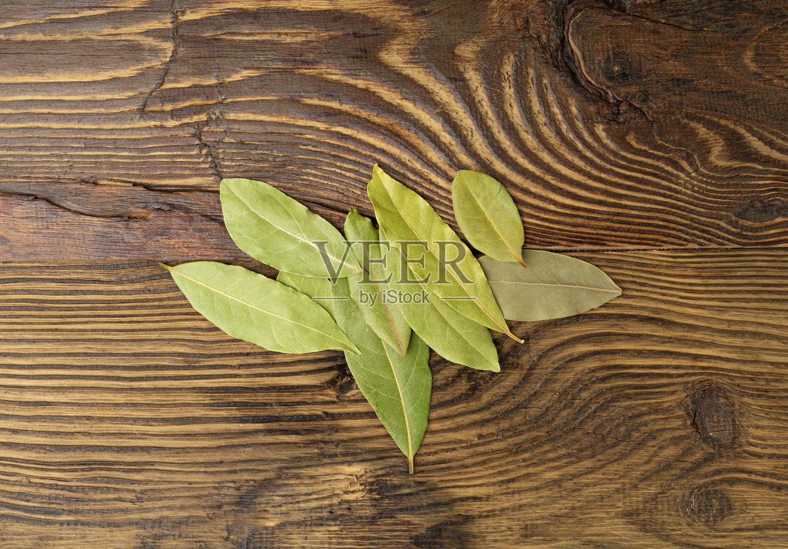 采购产品月桂叶，月桂叶，天然辛辣月桂叶，芳香成分，芳香香料照片摄影图片